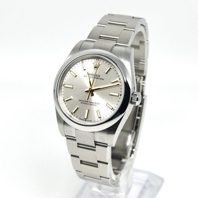 Rolex Oyster Perpetual 124200 Image 2